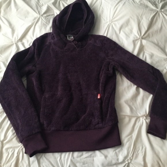 The North Face Plum Purple Oso Fuzzy Pullover Top - Picture 2 of 4
